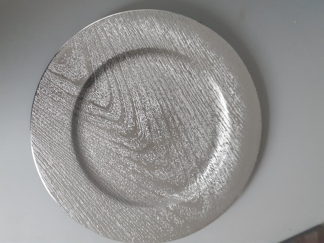 Assiette argentée